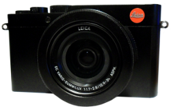 Leica D-Lux 7 17MP camera.