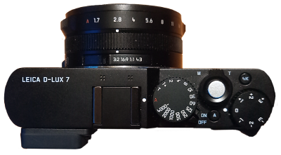 Leica D-Lux 7 17MP camera.
